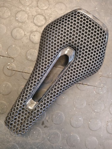 Ryet honeycomb carbon - 3d, road
